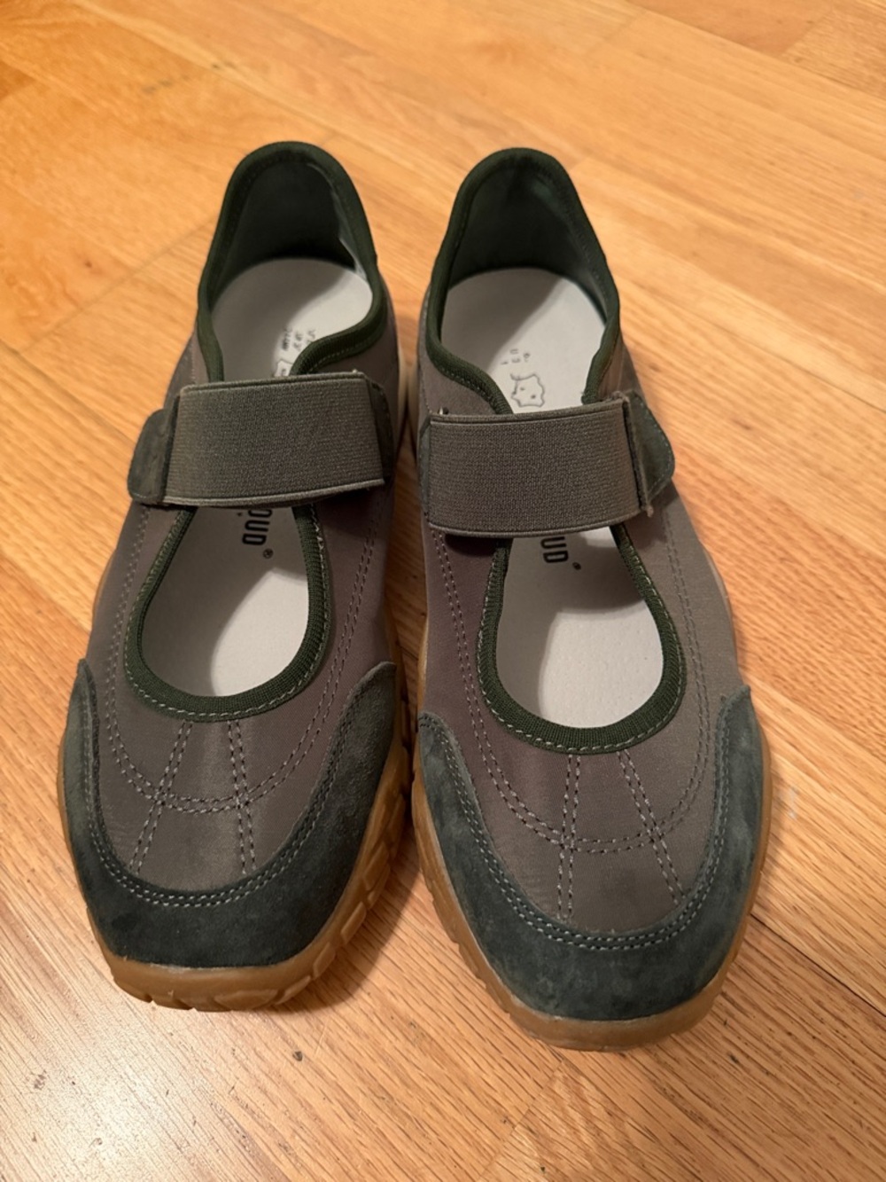 Casual Mary Jane Walking Shoes in Olive Green